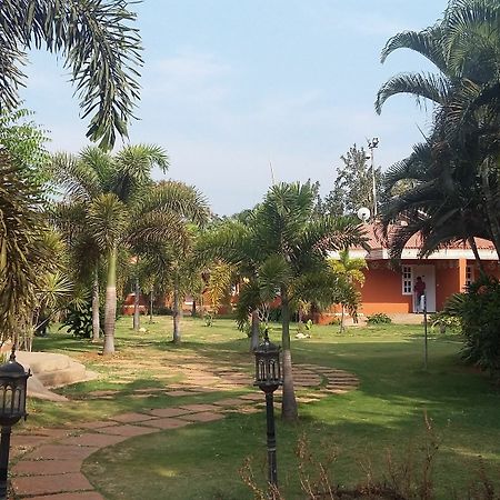 Vijayshree Resort And Heritage Village Хоспет Экстерьер фото